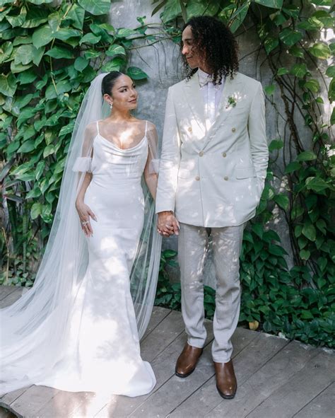 vanessa hudgens wedding dress